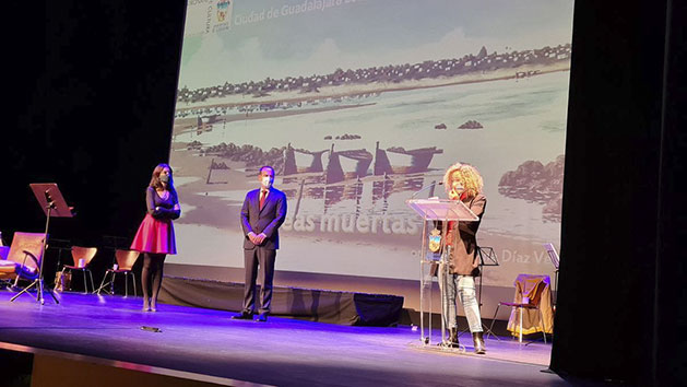 Ana Díaz Velasco recoge el premio Premio de Teatro Ciudad de Guadalajara “Antonio Buero Vallejo” por Mareas muertas